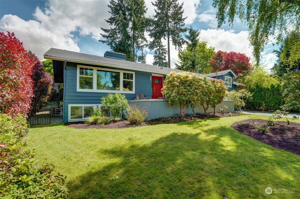 Photo of 18654 Marine View Drive SW, Normandy Park, WA 98166 (MLS # 2066336)