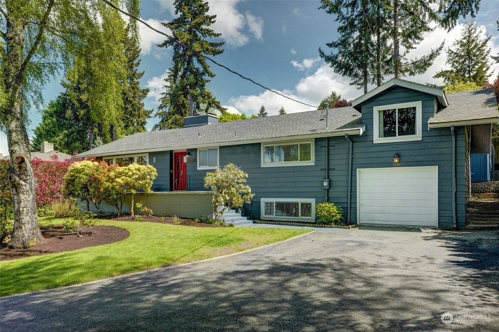 Photo of 18654 Marine View Drive SW, Normandy Park, WA 98166 (MLS # 2066336)