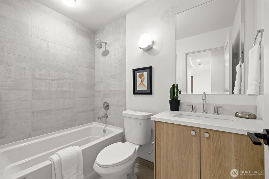 listing image 9360386959373797426
