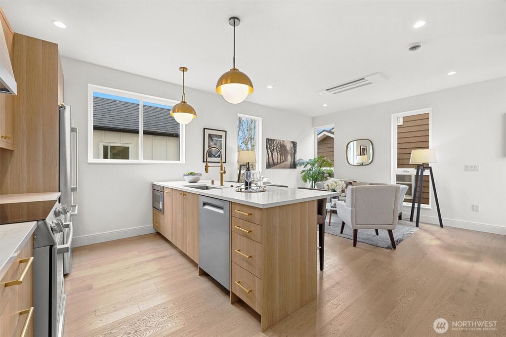listing image 9365918081105518266
