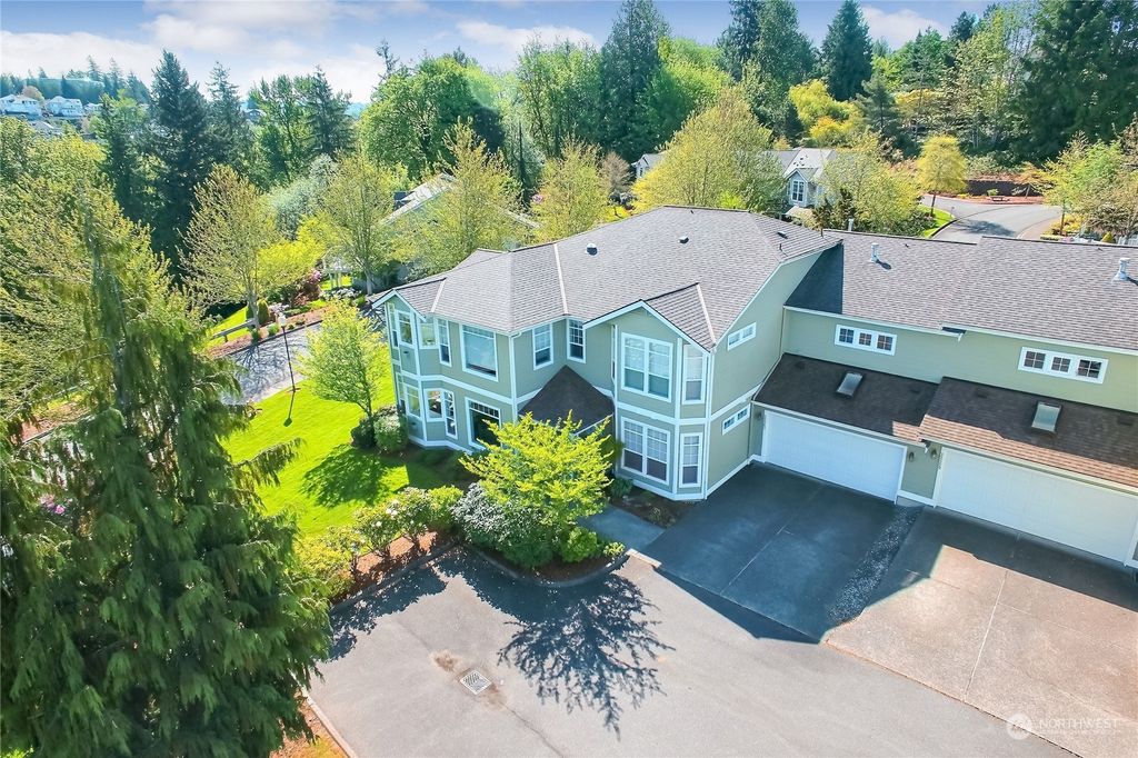 Photo of 22563 SE 45th Lane, Issaquah, WA 98029 (MLS # 2057144)