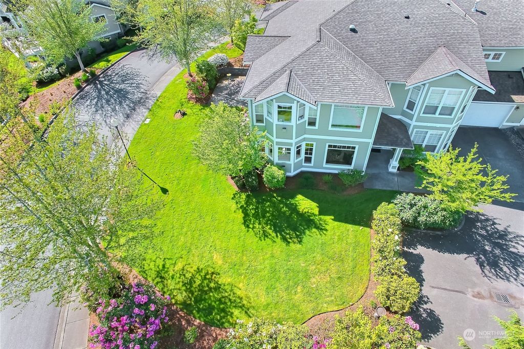 Photo of 22563 SE 45th Lane, Issaquah, WA 98029 (MLS # 2057144)