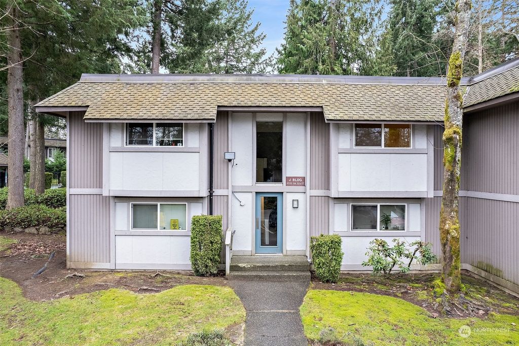 Photo of 4601 SW 320th Street #J-8, Federal Way, WA 98023 (MLS # 2197393)
