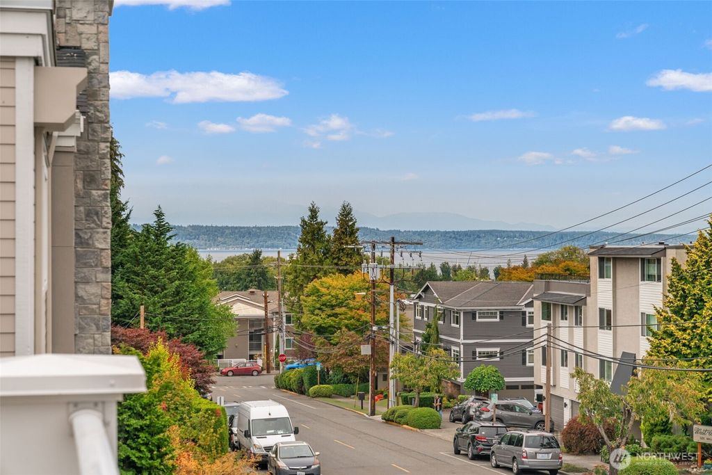 Photo of 400 Walnut Street #301, Edmonds, WA 98020 (MLS # 2425765)