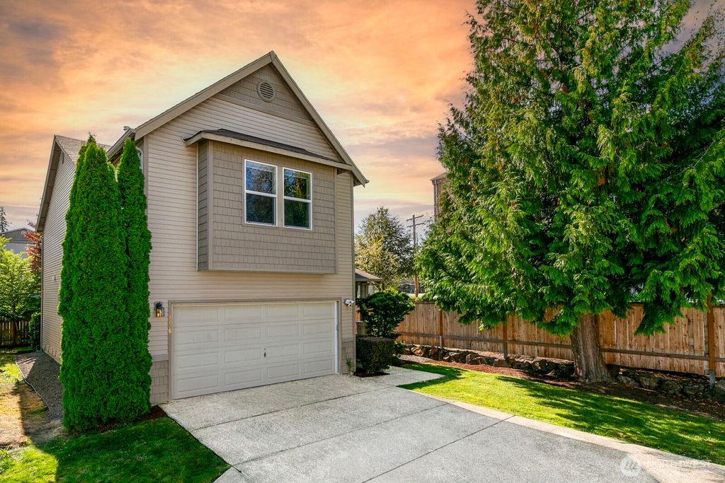 Photo of 3326 147th Place SW, Lynnwood, WA 98087 (MLS # 2438059)