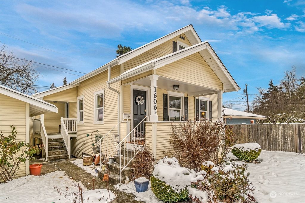 Photo of 1606 Virginia Avenue, Everett, WA 98201 (MLS # 2022951)