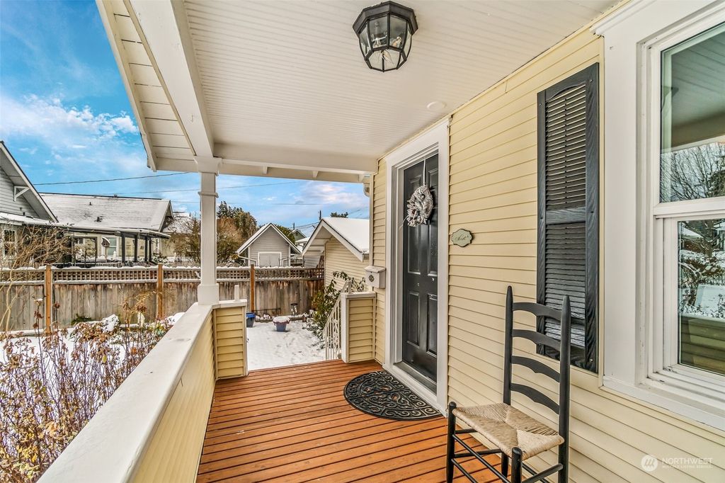 Photo of 1606 Virginia Avenue, Everett, WA 98201 (MLS # 2022951)