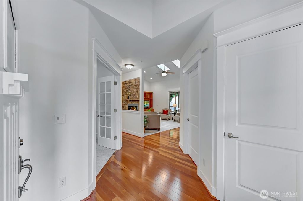 Photo of 11505 111th Place NE, Kirkland, WA 98033 (MLS # 2411601)