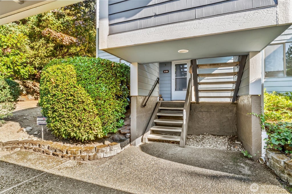 Photo of 2644 S 226th Street #D101, Des Moines, WA 98198 (MLS # 2589647)