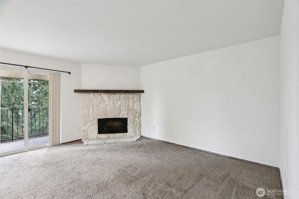 Photo of 10125 SE 235th Place #C306, Kent, WA 98031 (MLS # 2494381)