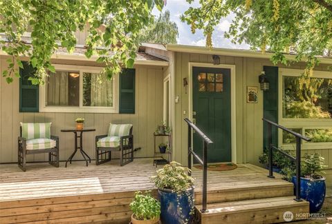 Photo of 25720 78th Avenue SW, Vashon, WA 98070 (MLS # 2517055)