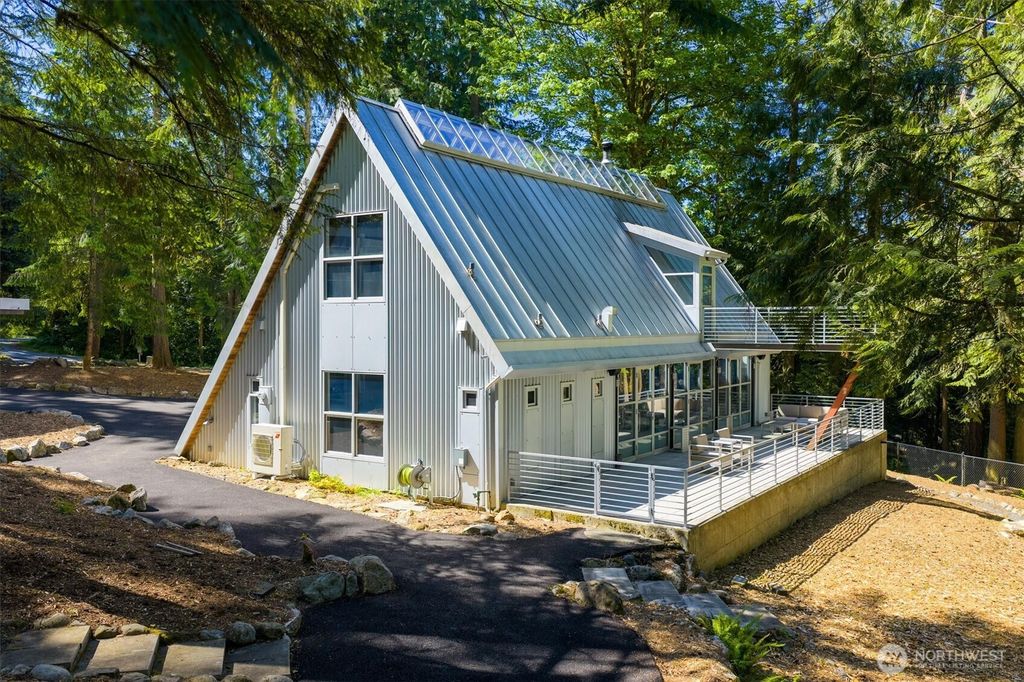 Photo of 26222 SE 152nd St St, Issaquah, WA 98027 (MLS # 2470756)