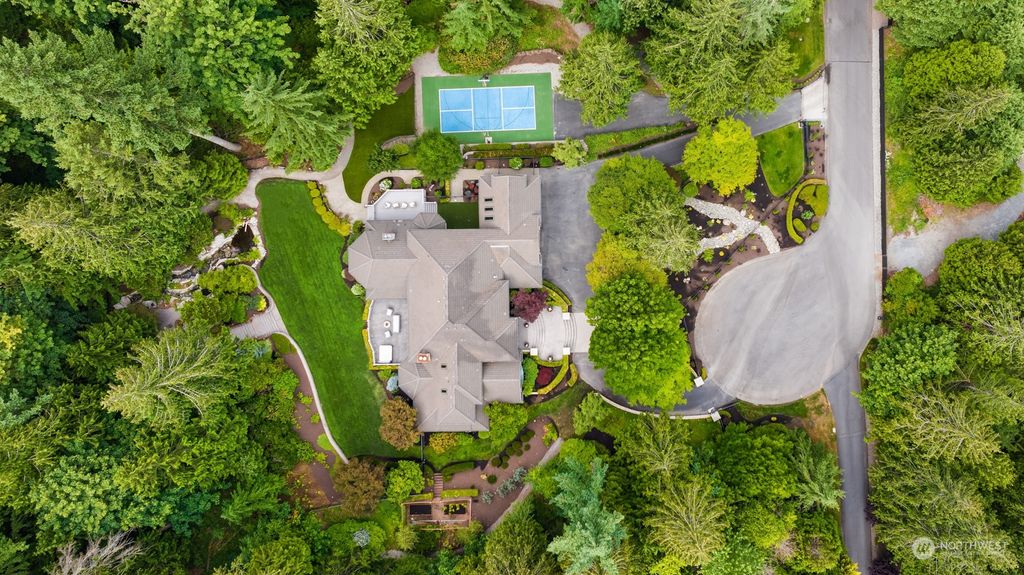 Photo of 24727 SE 56th Street, Issaquah, WA 98029 (MLS # 2166117)