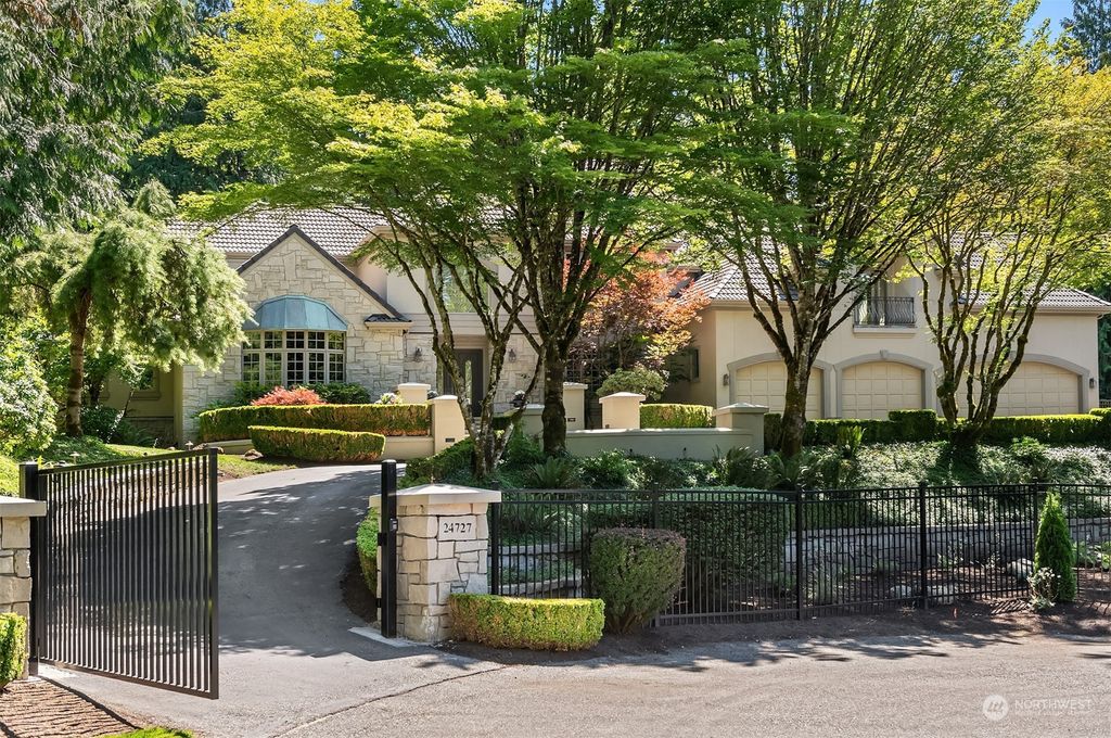 Photo of 24727 SE 56th Street, Issaquah, WA 98029 (MLS # 2166117)
