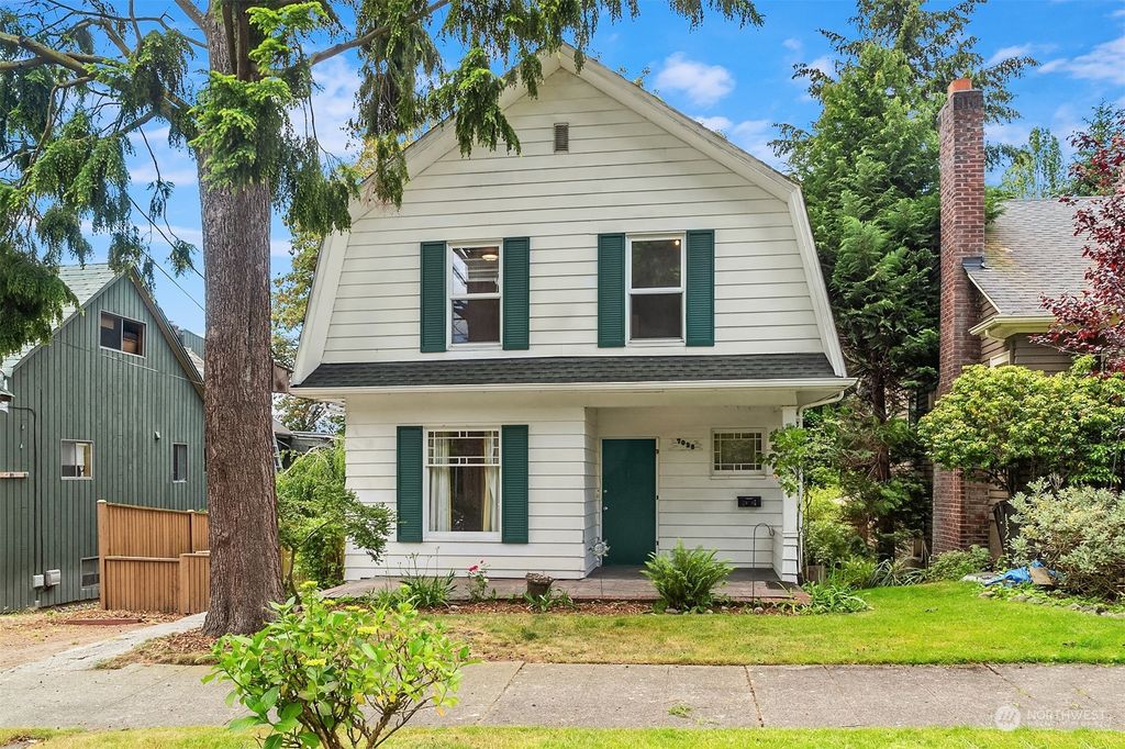 Photo of 7025 16th Avenue NE, Seattle, WA 98115 (MLS # 2253468)