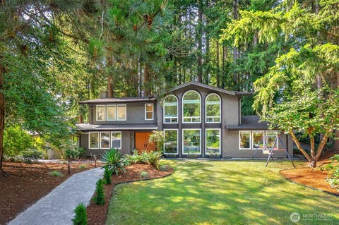 Photo of 901 Brentwood Place, Everett, WA 98203 (MLS # 2553115)