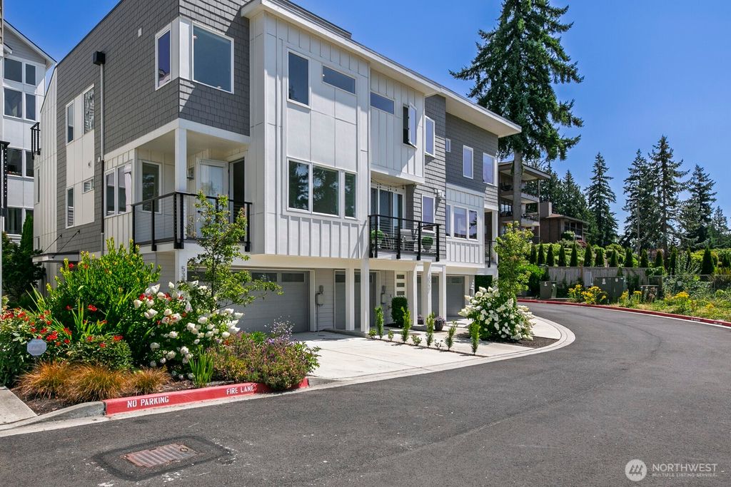 Photo of 5321 80 Place SW #12, Mukilteo, WA 98275 (MLS # 2389963)