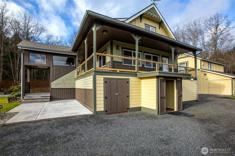 329 Snowberry Lane