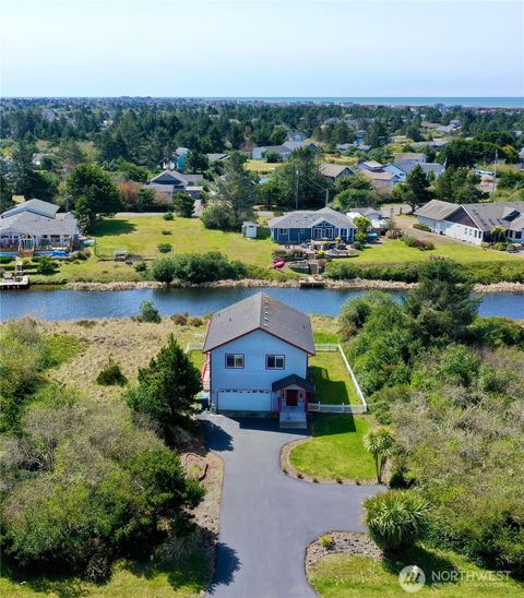 189 N Razor Clam Drive SW Ocean Shores WA 98569