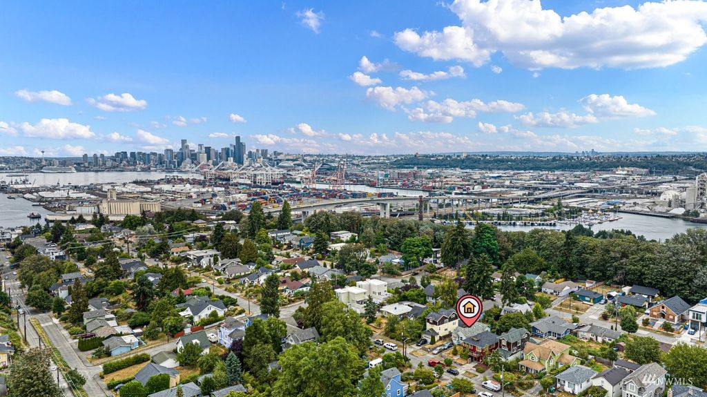 Photo of 4122 SW 20th Avenue, Seattle, WA 98106 (MLS # 1992691)