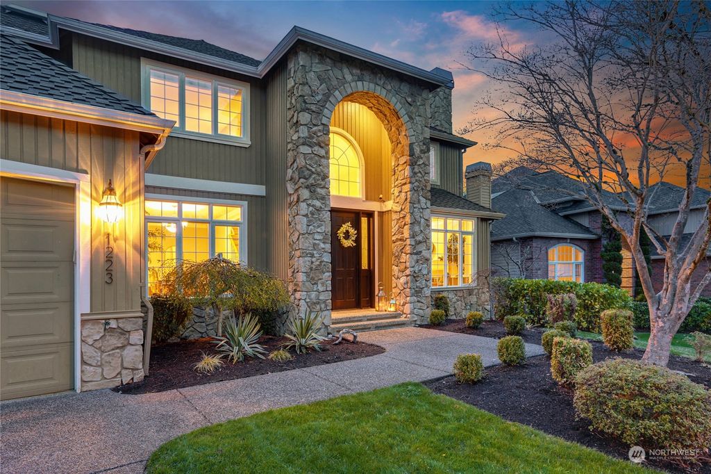 Photo of 1223 269th Avenue SE, Sammamish, WA 98075 (MLS # 2058920)