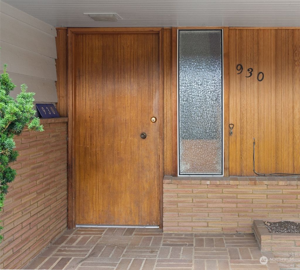 Photo of 930 Madison Avenue, Darrington, WA 98241 (MLS # 2140579)
