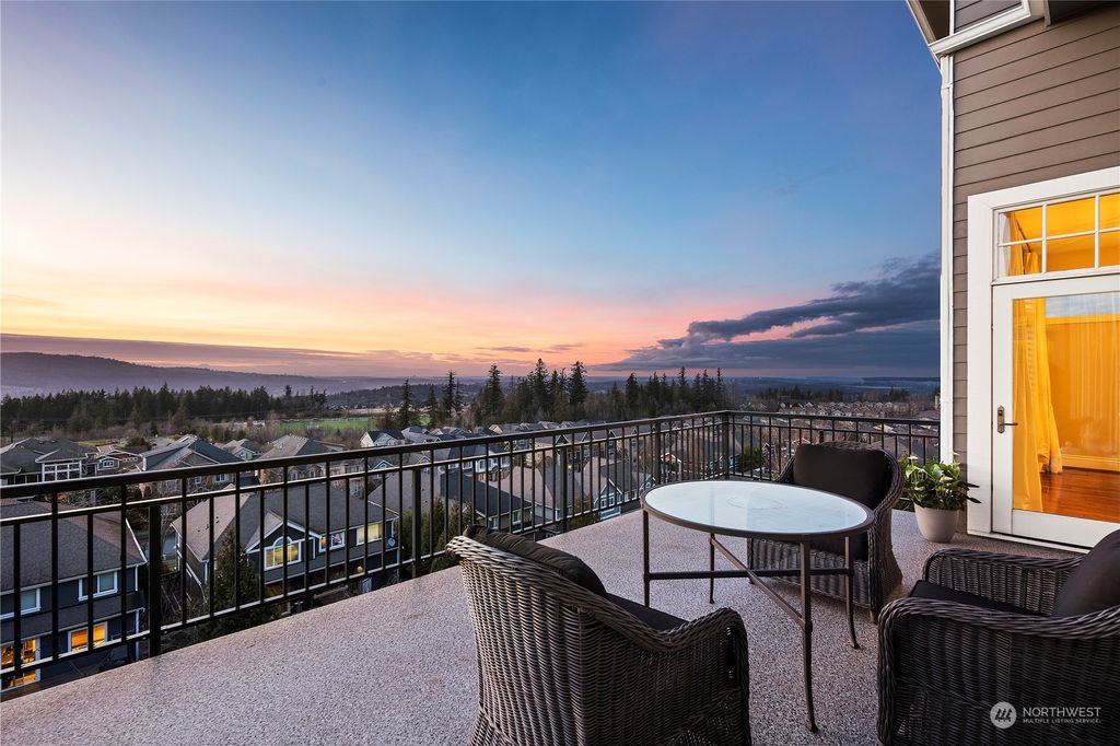 Photo of 1605 26th Court NE, Issaquah, WA 98029 (MLS # 2029982)