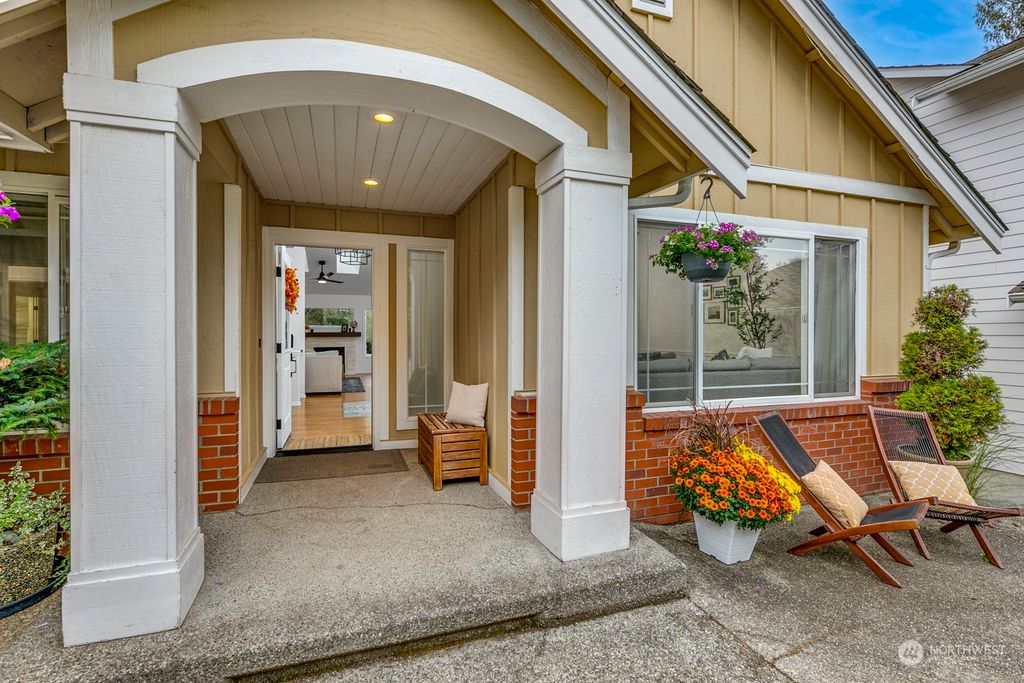 Photo of 17922 Ambleside Court, Arlington, WA 98223 (MLS # 2301965)