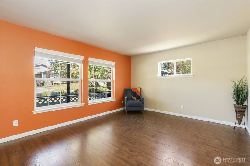 360 NE Max William Loop