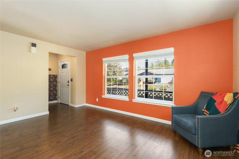 360 NE Max William Loop