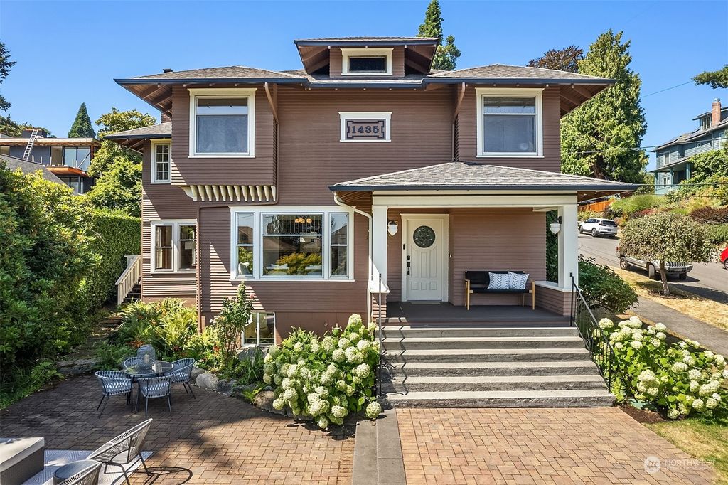 Photo of 1435 37th Avenue, Seattle, WA 98122 (MLS # 2272416)