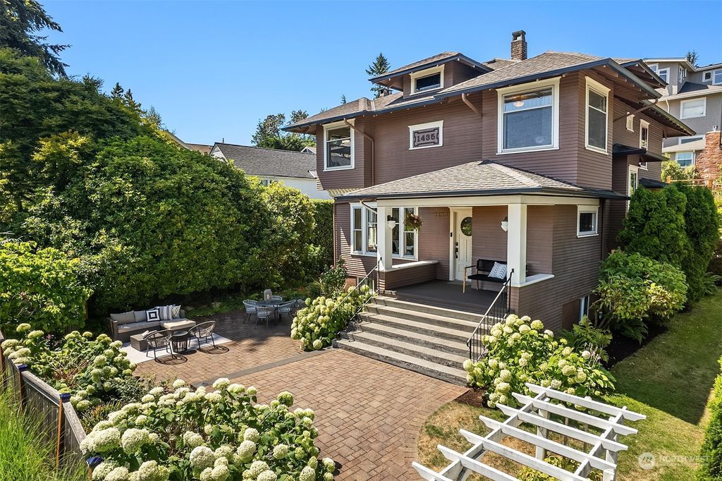 Photo of 1435 37th Avenue, Seattle, WA 98122 (MLS # 2272416)