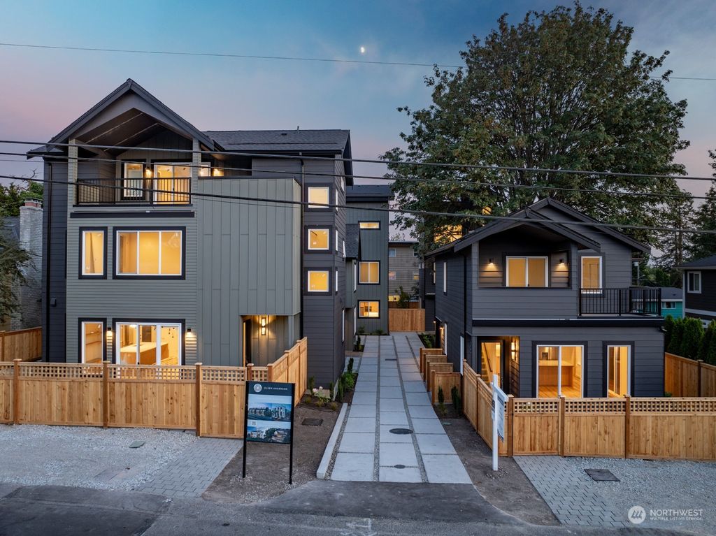 Photo of 115 B N 105th Street, Seattle, WA 98133 (MLS # 2298158)