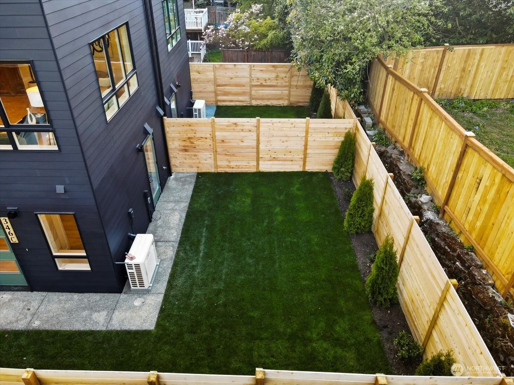 Photo of 346 NE 55th Street #C, Seattle, WA 98105 (MLS # 2221716)