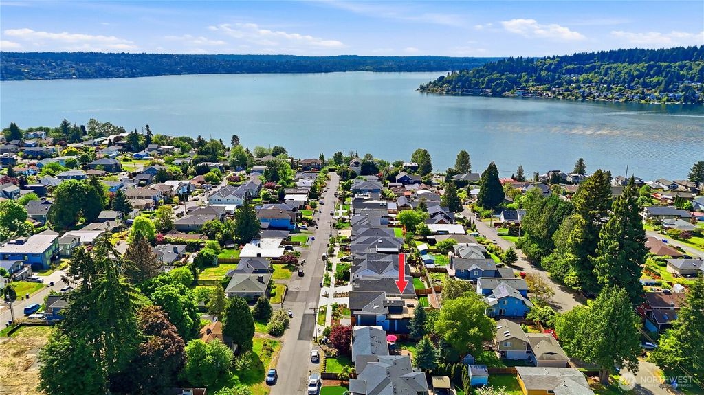 Photo of 1122 N 34th Street, Renton, WA 98056 (MLS # 2522687)