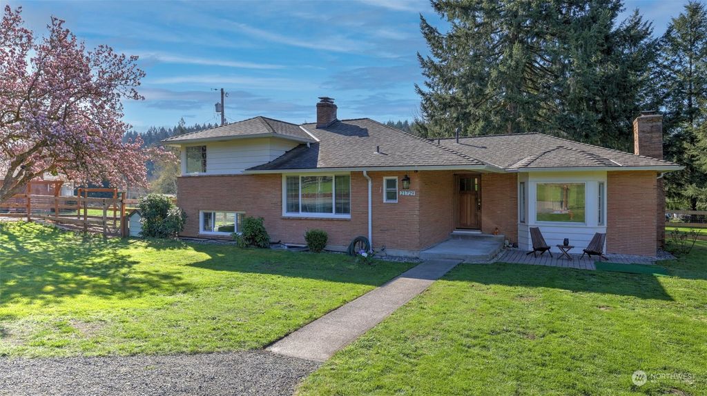 Photo of 21729 SE May Valley Road, Issaquah, WA 98027 (MLS # 2232471)