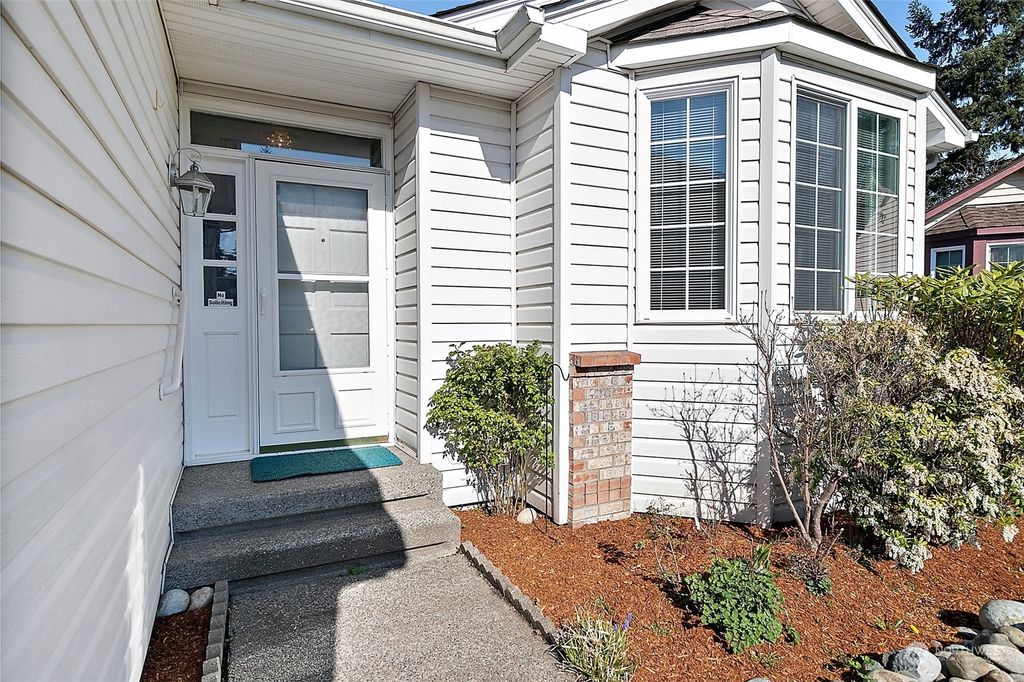 Photo of 35351 12th Court SW, Federal Way, WA 98023 (MLS # 2211712)