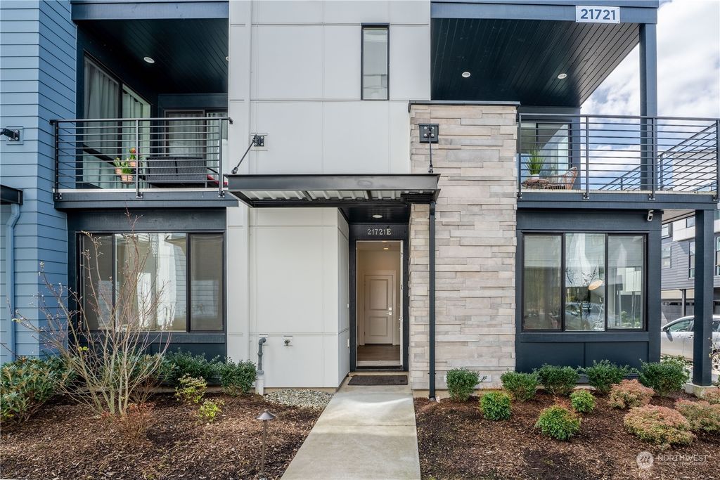 Photo of 21721 24TH Avenue SE, Bothell, WA 98021 (MLS # 2221873)