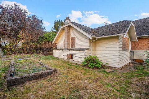 A home in Chehalis