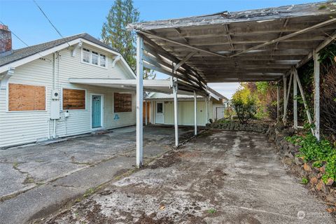 A home in Chehalis