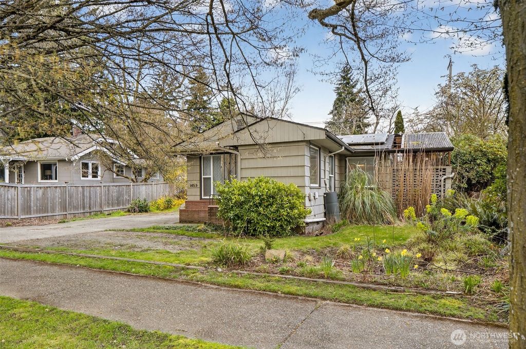 Photo of 8620 35th Avenue SW, Seattle, WA 98126 (MLS # 2499158)