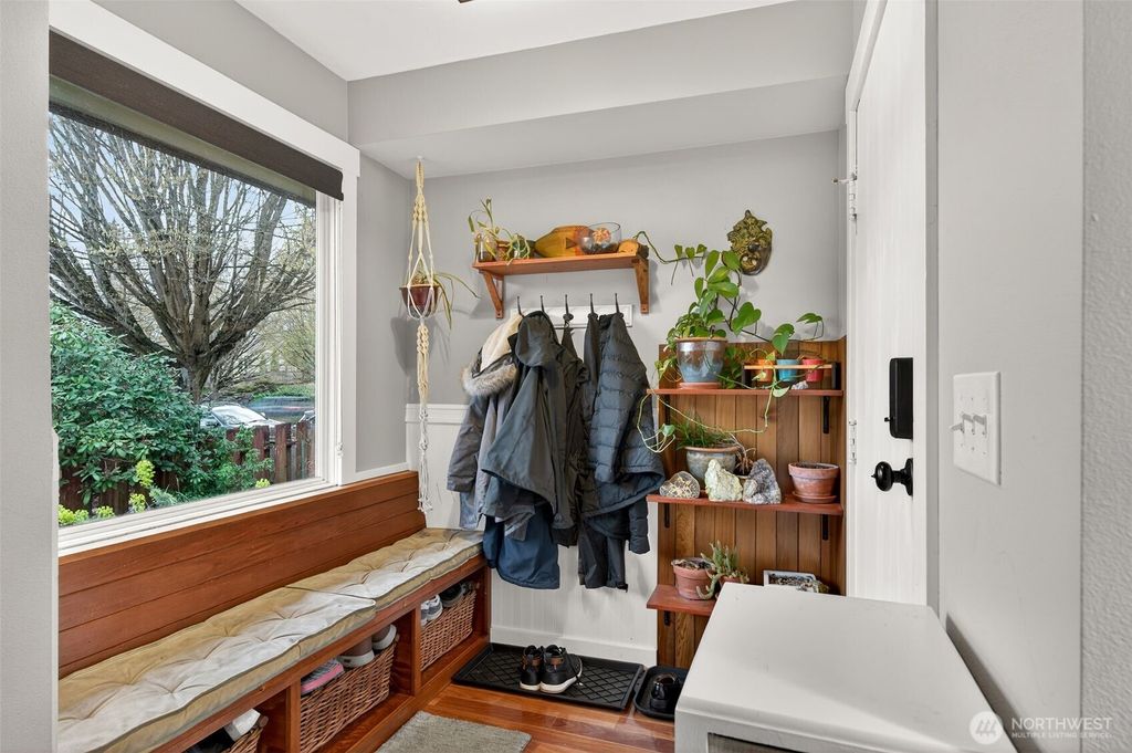 Photo of 8620 35th Avenue SW, Seattle, WA 98126 (MLS # 2499158)