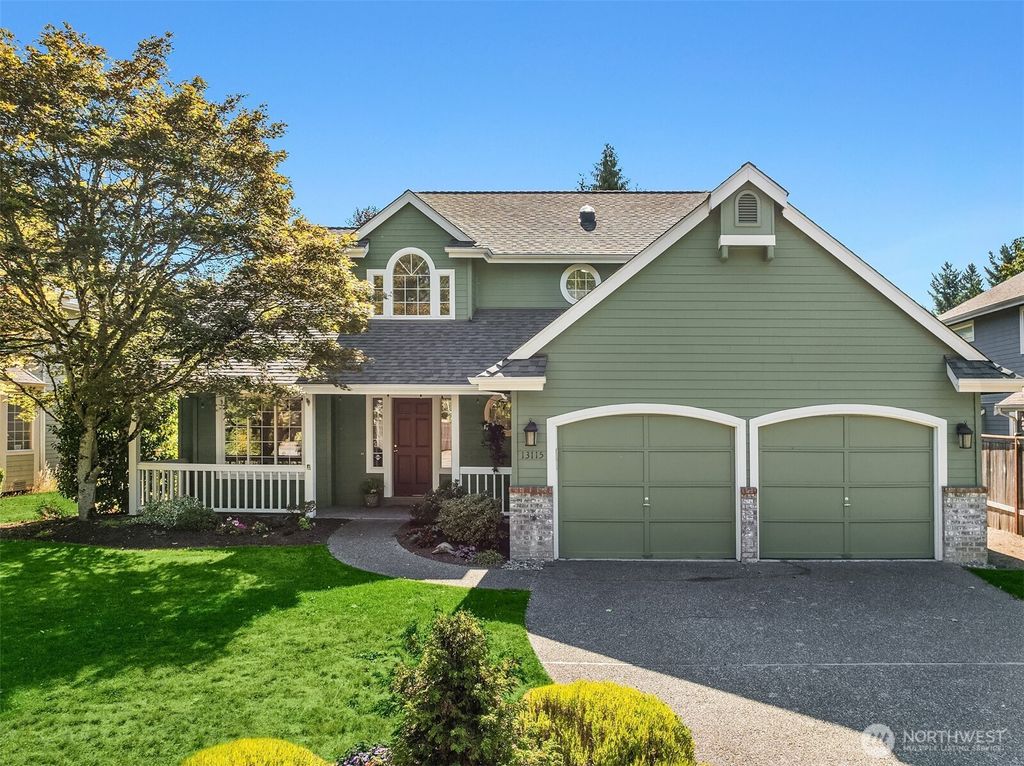 Photo of 13115 NE 100th Street, Kirkland, WA 98033 (MLS # 2434374)