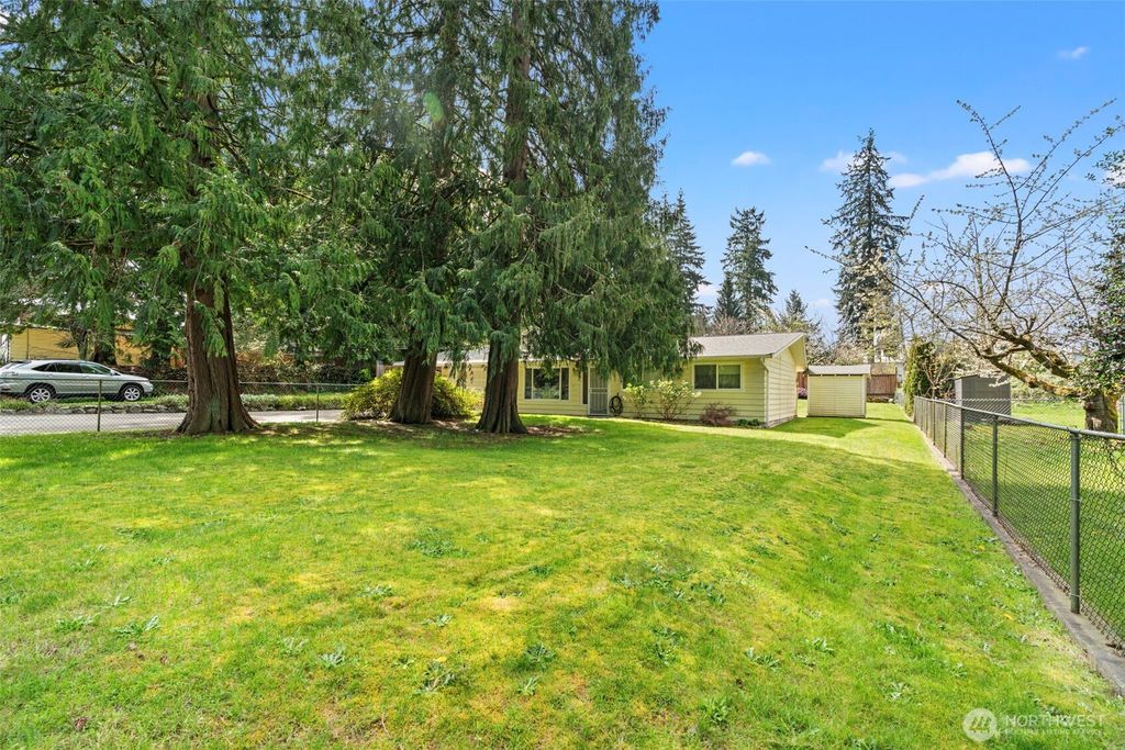 Photo of 11414 2nd Ave SE Ave, Everett, WA 98208 (MLS # 2512629)
