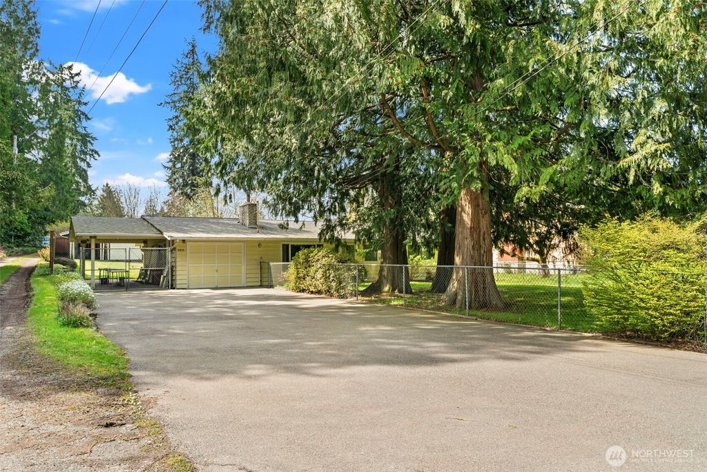 Photo of 11414 2nd Ave SE Ave, Everett, WA 98208 (MLS # 2512629)