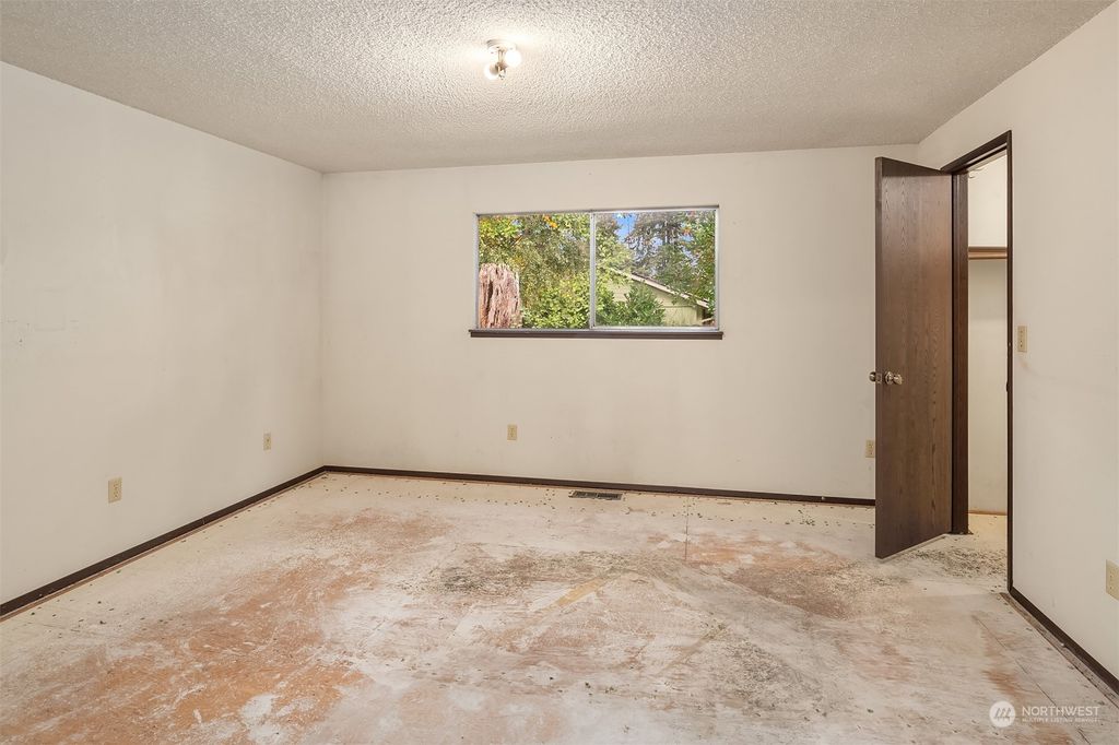 Photo of 18029 56th Avenue W, Lynnwood, WA 98037 (MLS # 2303246)