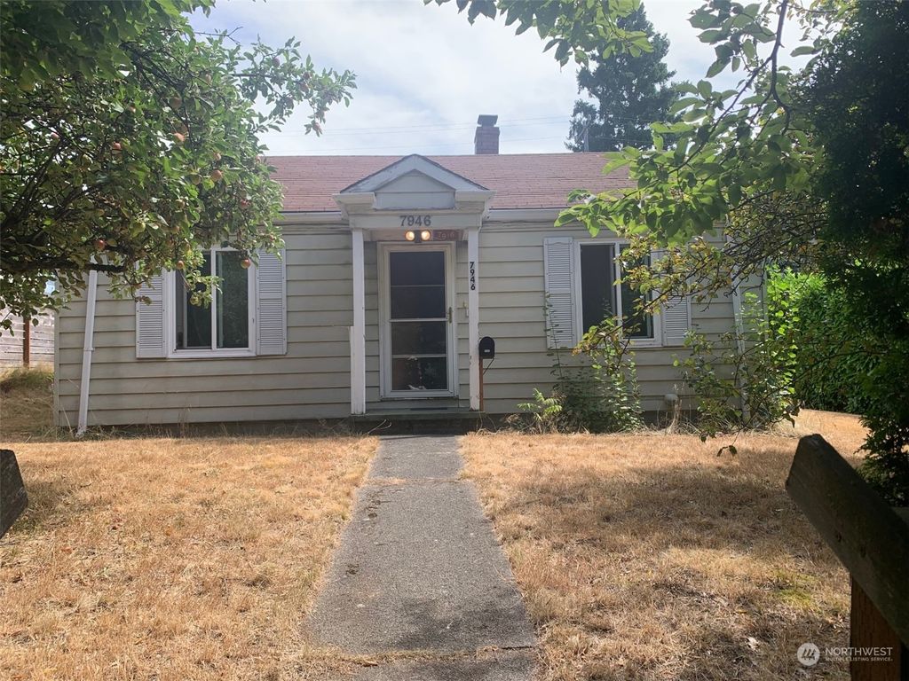 Photo of 7946 35th Avenue SW, Seattle, WA 98126 (MLS # 2144789)