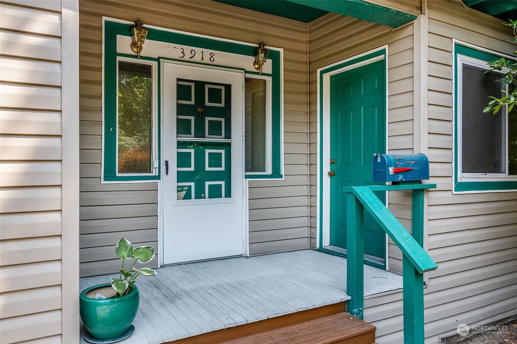 Photo of 3918 24th Avenue S, Seattle, WA 98108 (MLS # 2268630)
