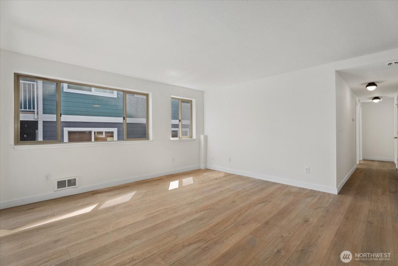 216 Broadway 3
