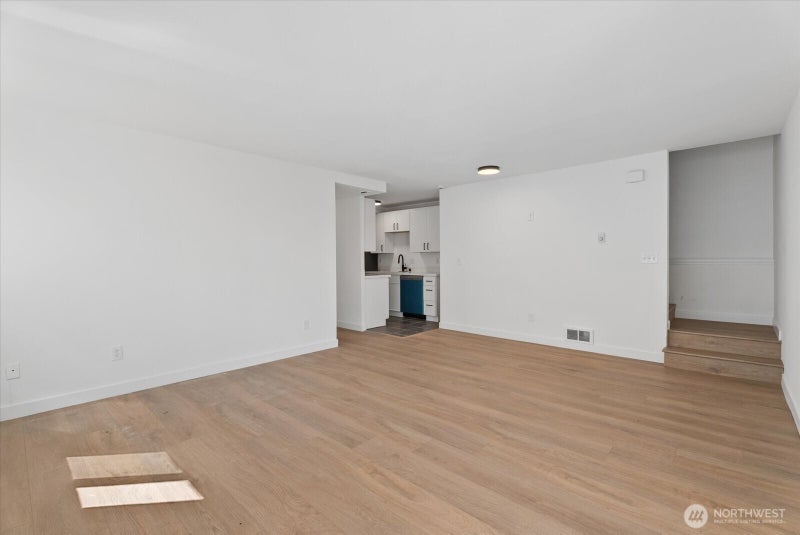 216 Broadway 3
